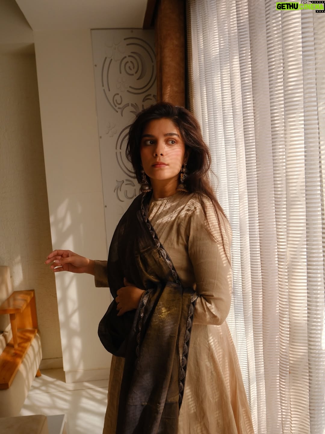 Pooja Gor - 35.9K Likes - Addicted to romanticising everything… especially when an outfit makes you feel like poetry without trying ✨ 

Dressed in @studiokajalagrawal