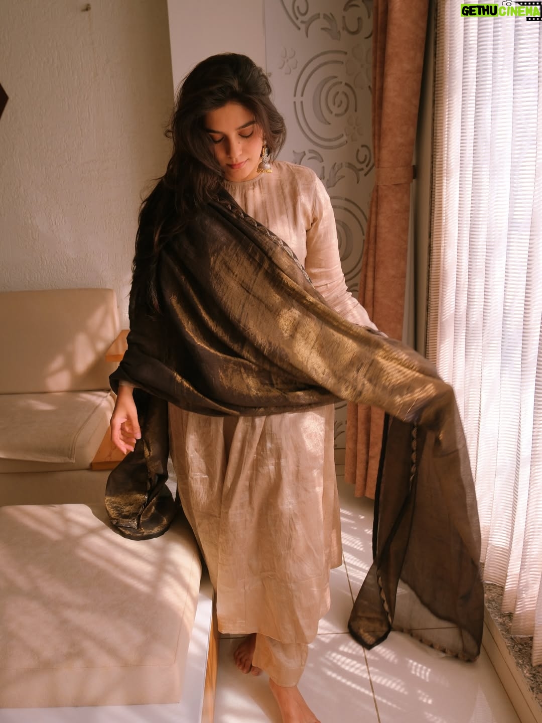 Pooja Gor - 35.9K Likes - Addicted to romanticising everything… especially when an outfit makes you feel like poetry without trying ✨ 

Dressed in @studiokajalagrawal