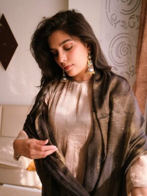 Pooja Gor Instagram - Addicted to romanticising everything… especially when an outfit makes you feel like poetry without trying ✨ 

Dressed in @studiokajalagrawal
