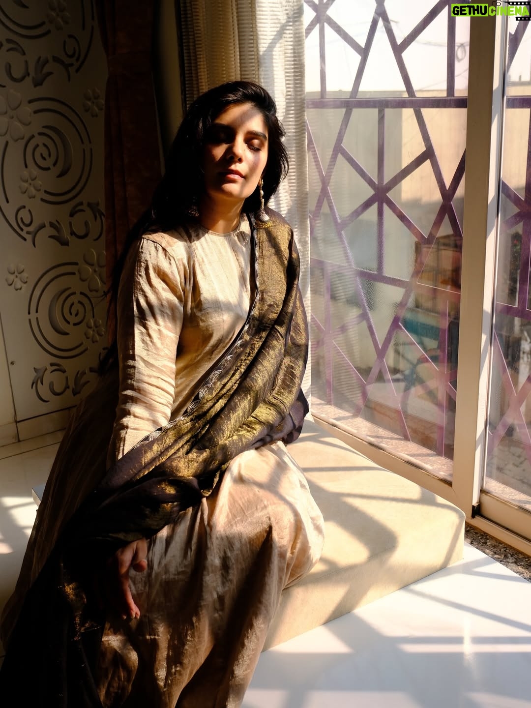Pooja Gor - 35.9K Likes - Addicted to romanticising everything… especially when an outfit makes you feel like poetry without trying ✨ 

Dressed in @studiokajalagrawal