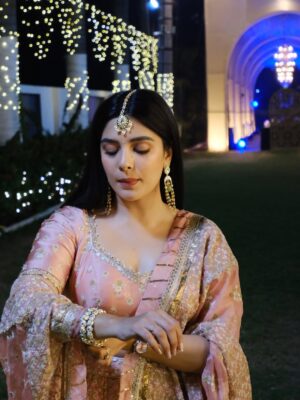 Pooja Gor Instagram - Baaraati pro max! 🦩

How pretty is my @shopmulmul lehenga 🥹 
#shaadiseason #sangeetlehenga