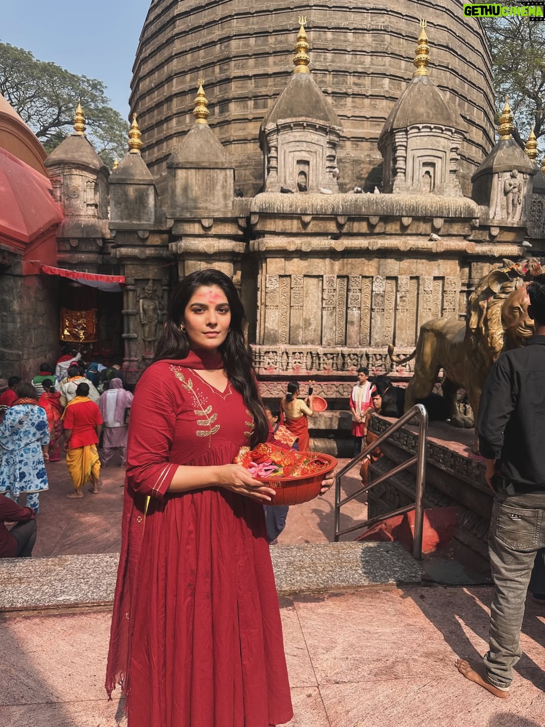 Pooja Gor - 178.3K Likes - जय माँ कामाख्या ।

🙏🏼🙏🏼🙏🏼

Wearing @bunaai 
PR @theboltpr