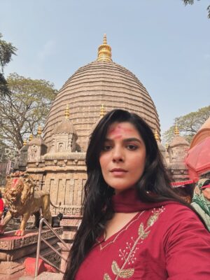 Pooja Gor Instagram - जय माँ कामाख्या ।

🙏🏼🙏🏼🙏🏼

Wearing @bunaai 
PR @theboltpr