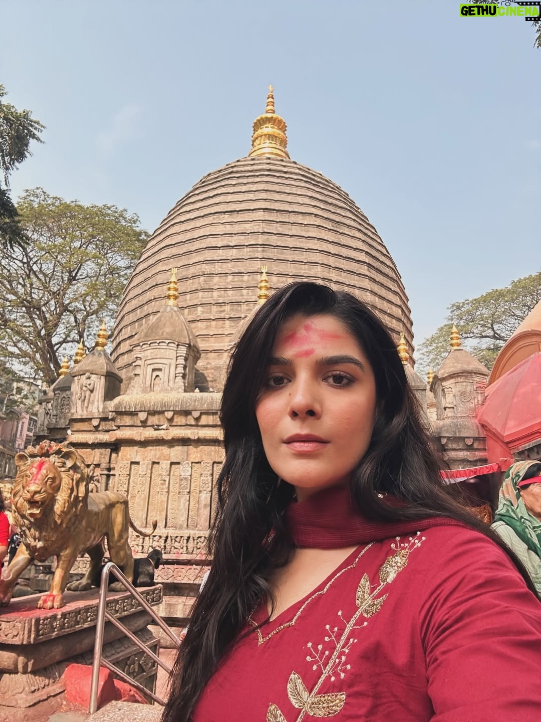 Pooja Gor - 178.3K Likes - जय माँ कामाख्या ।

🙏🏼🙏🏼🙏🏼

Wearing @bunaai 
PR @theboltpr