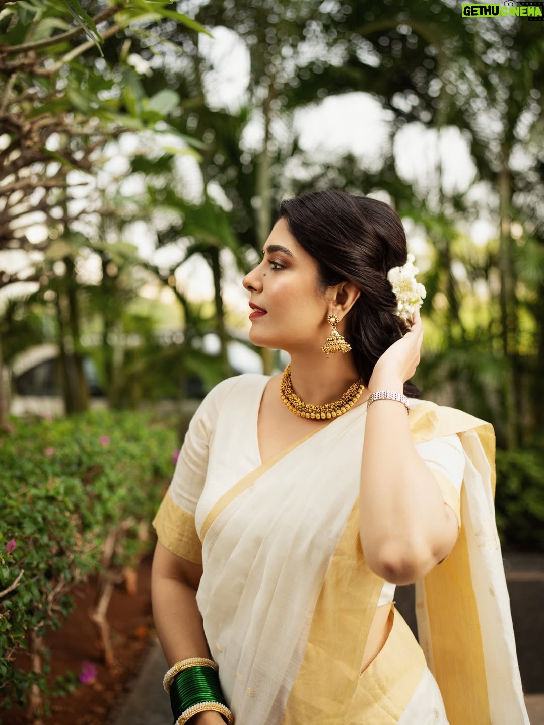 Pooja Gor - 82.1K Likes - Heart is full ♥️
Most wholesome wedding I’ve ever seen. Two people’s union never seemed so perfect. Happiest for you Kittu. Words cannot express the overwhelming emotions i’ve felt in the last 2 days. 🥹🥹

Wishing you both a lifetime of happiness and togetherness ✨♥️ @kkamra @gauravkaps 

PS: Don’t miss the last shot!! That’s how you get to be the BEST in the Biz! 😆😁🥂

📸 @mitesh.khatri_  Thanks Mitesh for making it last minute and clicking some wonderful photos.
