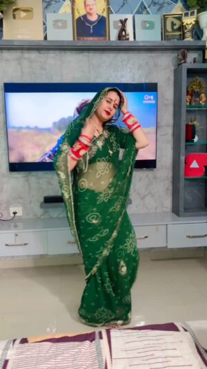 Poonam Sharma Instagram - ❤️❤️#viral #trend #new