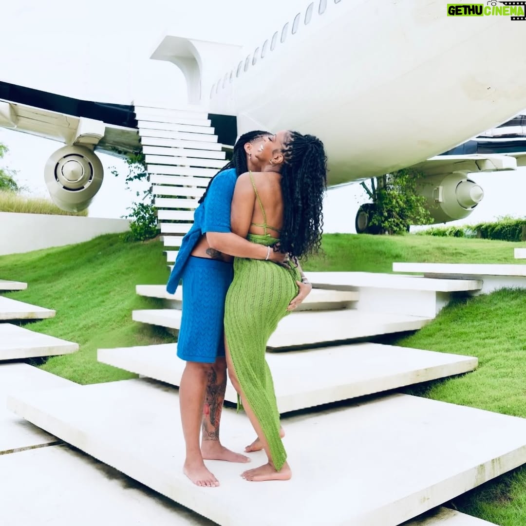 Porsha Williams - 121.5K Likes - Let me 🎶💙Moments like this 💚 @sway_thepro #BaeCation #R&R