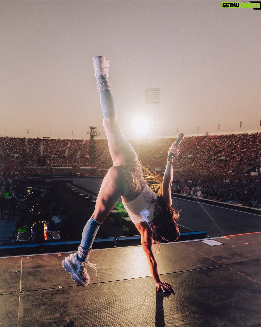 Princesa Alba - 70.5K Likes - I’m LEVITATING 😭😭😭😭 aún no bajo del cielo después de los teloneos a @dualipa !!!!!!!🧚🏼🌠 💞✨ 
.𖥔 ݁ ˖๋ ࣭ ⭑✧˚ ༘ 𝜗ৎ ⋆｡˚
Pics by @andieborie 
Beauty @humbertomoyav 
Coreógrafo @ianhartinglucas 
Hair day 1 @hc.concept 
Director Musical: @rolopezmusic 
Banda: @taffydonicke @daniriquelmer_ @ignaciovergarasilva 
Managment: @izumi.naki @_manuger 
Dirección creativa: @estebanvargasroa 
Nails: @camiprettynails 
Customizacion de vestuario : @srios_g , @ximenaolavarriadesigner , @sietedestellos 
Bailarines @camil0nic0las @petiboni @gabypavez @bvdoren @matiasorellana 
Asistencia @vittorio.capello 
Tour Manager @fernandacarreraseguel 
Equipo técnico @dgfrndz @samuellarranagab @carlosreyescalvert 
Agradecimientos @dgmedios @armonicabm 

Y a todos los que hicieron posible estas nochesss🥹
Y a mis fans ctmmmm los adoro gracias por apoyarme siempre
