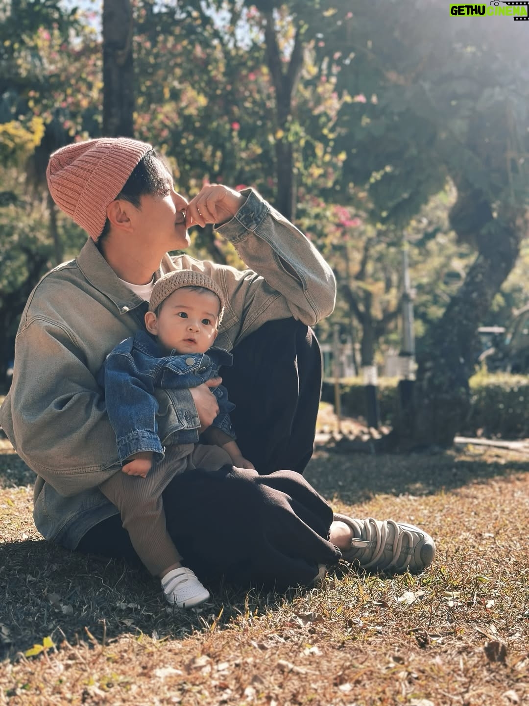 Priscilla Wong - 51.3K Likes - 重點說清☺️
我的情人，
和情人他的兒子，
祝情人節快樂。
#情人節識做
#叫個兄弟幫我整AI片要兩個仔一齊跳舞
#佢整條咁嘅片比我
🙃
@edwinsiu 
情人，快樂🥰