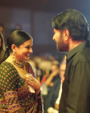 Priyamani Instagram - Epic night !! 

@filmfare 

@irrauofficial × @pixelpulse_19 
@sajni_thedesigner 
@oceedeeshoes 
@arunmathewam 
@sam_retouch 
@theitembomb 
@rizwan_themakeupboy 
@sareedrapesbymekha