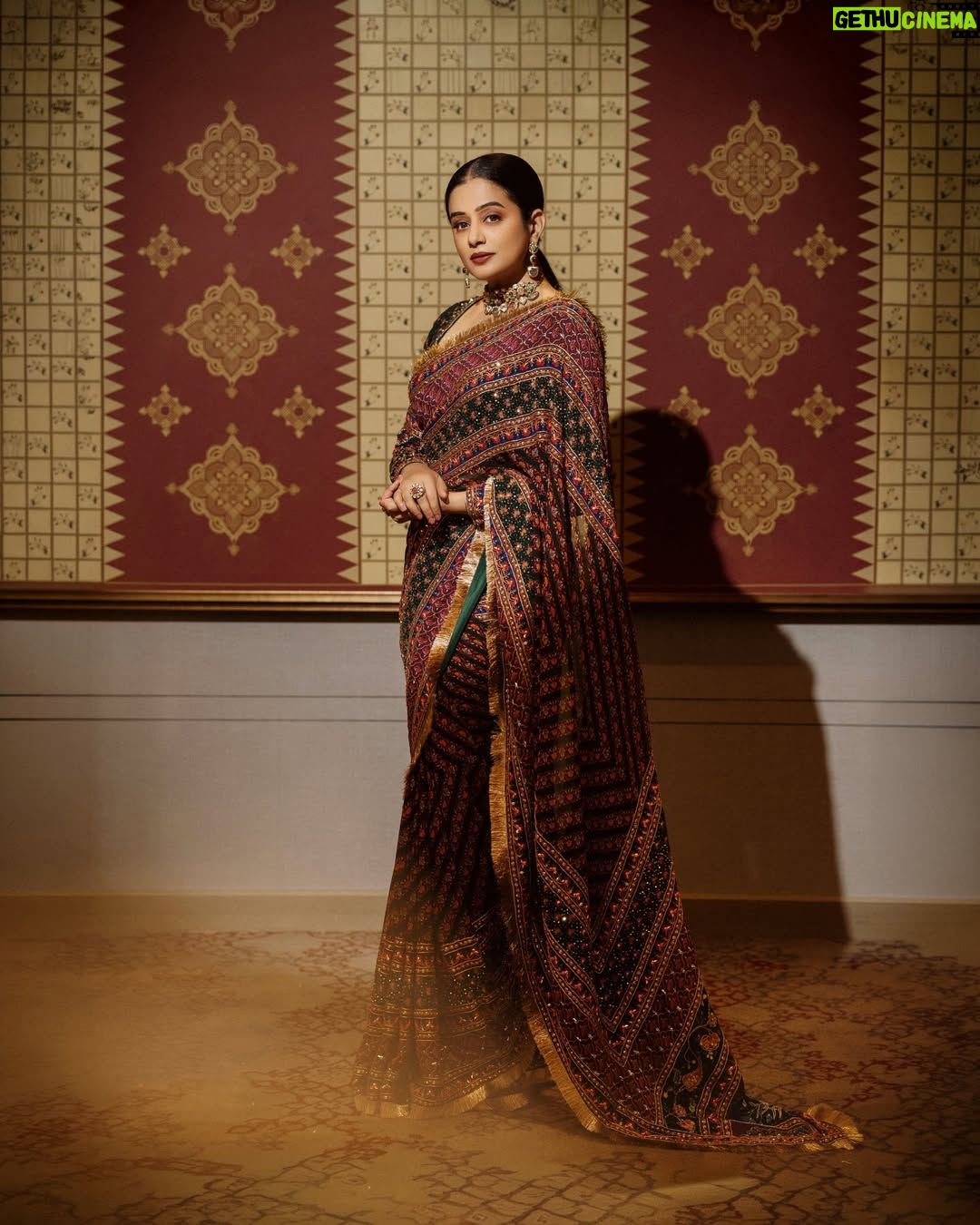 Priyamani - 304.2K Likes - Epic night !! 

@filmfare 

@irrauofficial × @pixelpulse_19 
@sajni_thedesigner 
@oceedeeshoes 
@arunmathewam 
@sam_retouch 
@theitembomb 
@rizwan_themakeupboy 
@sareedrapesbymekha