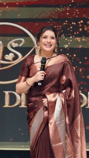 Priyanka Deshpande Instagram - Thank you Malaysia ♥️🥹
.
.
.
Event - @msgoldanddiamonds.my 🫶🏻
Video edit by - @mrgs.my 🫶🏻
Styling and drapping - @thivyan.jayareuben ♥️♥️♥️
Saree- @vastravarnam_ ♥️
Blouse- @saratha_fashion_tailoring ♥️
Anarkali - @suresh.menon ♥️♥️
Hairdo - @qiz_makeup, @theilas.hairsalon ♥️
Assisted by- @reethaaa.g ♥️