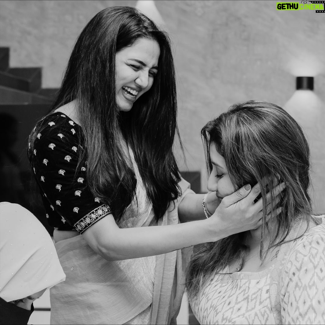 Priyanka Deshpande - 332.5K Likes - It took just 106 days…and she became home♥️
Happy Birthday Eejeee♥️ I love you ♥️
.
.
#home #mygirl #happybirthday #papri