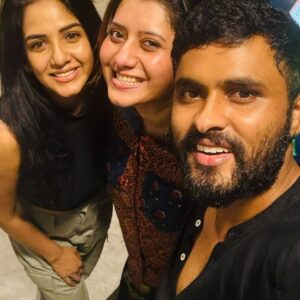 Priyanka Deshpande Instagram - It took just 106 days…and she became home♥️
Happy Birthday Eejeee♥️ I love you ♥️
.
.
#home #mygirl #happybirthday #papri