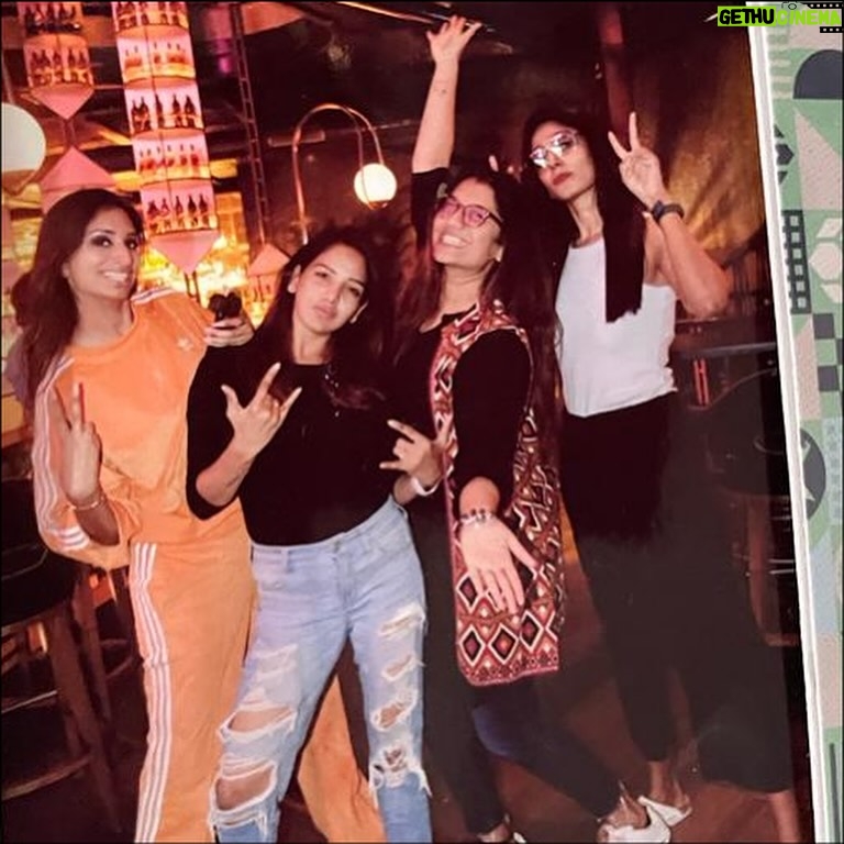 Priyanka Deshpande - 332.5K Likes - It took just 106 days…and she became home♥️
Happy Birthday Eejeee♥️ I love you ♥️
.
.
#home #mygirl #happybirthday #papri