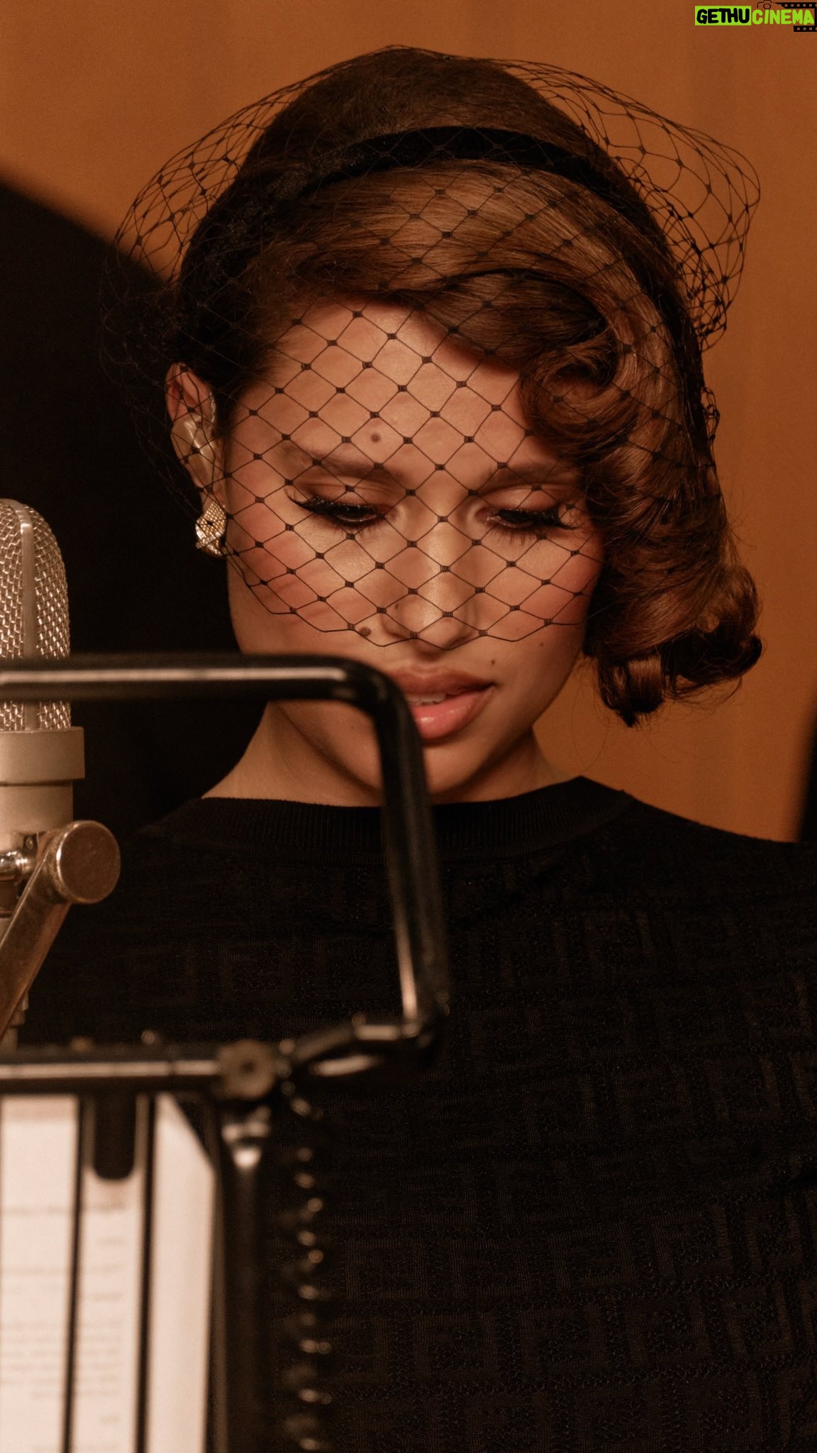 RAYE - 892.3K Likes - Nightingale Lane. Is now yours. 🎻😭
Our rendition Live at Abbey Road with the London Symphony Orchestra & The Flames Collective is also now yours. 
Lots of love, Raye. 🫀♥️