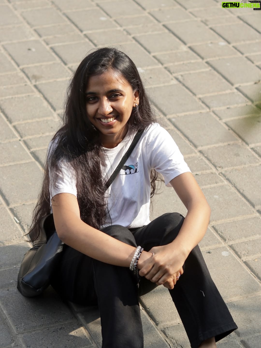RJ Dimple - 9.9K Likes - Let the frizz , dark circles and pimples speak 🤍🍃
.
.
#beingdimple