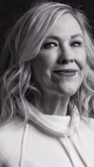 Rachael Harris Instagram - Like so many people, I am shocked and heartbroken by the passing of Catherine O’Hara today.

I was deeply honored to work with her on Best in Show and For Your Consideration. I had idolized her for years—especially after Waiting for Guffman—and she somehow exceeded every expectation.

Catherine was warm, generous, and endlessly kind. From day one, she treated me like a friend and a peer. Watching her work, and witnessing the grace and generosity she brought to every set, was a privilege.

I’m grateful we have her performances to return to when we miss her. Thank you, Catherine. There will never be another like you. ♥️