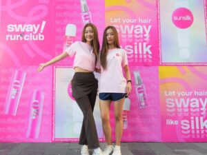 Rachanun Mahawan Instagram - ดีใจมากที่ได้มางาน Sunsilk Sway Run Club 🏃♀️
กิจกรรมในงานน่ารักมาก ได้ท้าพิสูจน์ผมซิลค์พลิ้วสะบัด
แค่ใช้ Sunsilk Smooth and manageable วิ่งสะบัดแค่ไหน ผมก็ยังพลิ้วอยู่เลย💖
ขอบคุณยายเดือนทุกคนที่มาวิ่งด้วยกันนะคะ
#SunsilkThailand
#SunsilkSwayRunClub
#SunsilkxNamtanFilm
#ซันซิลผมซิลค์พลิ้วสะบัด