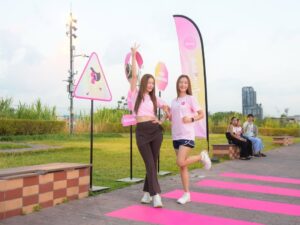 Rachanun Mahawan Instagram - ดีใจมากที่ได้มางาน Sunsilk Sway Run Club 🏃♀️
กิจกรรมในงานน่ารักมาก ได้ท้าพิสูจน์ผมซิลค์พลิ้วสะบัด
แค่ใช้ Sunsilk Smooth and manageable วิ่งสะบัดแค่ไหน ผมก็ยังพลิ้วอยู่เลย💖
ขอบคุณยายเดือนทุกคนที่มาวิ่งด้วยกันนะคะ
#SunsilkThailand
#SunsilkSwayRunClub
#SunsilkxNamtanFilm
#ซันซิลผมซิลค์พลิ้วสะบัด