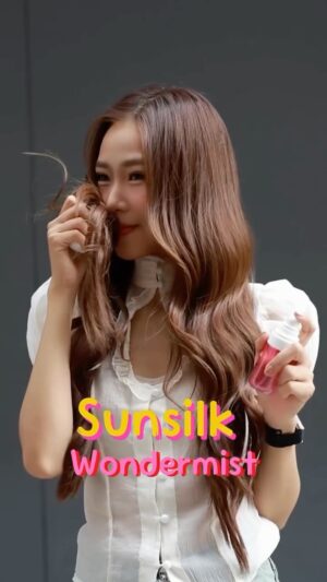 Rachanun Mahawan Instagram - ไม่ได้ตั้งใจให้เธอหลงแค่ผมหอมด้วย Sunsilk Wondermist เท่านั้นเอง 💕
#Sunsilkwondermist #SunsilkThailand #sunsilkสเปรย์ผมหอม