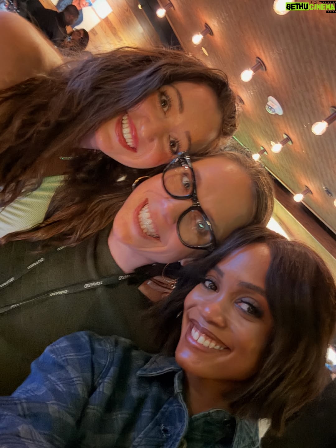 Rachel Lindsay - 11.1K Likes - SB LX Mantra: Debí Tirar Más Fotos