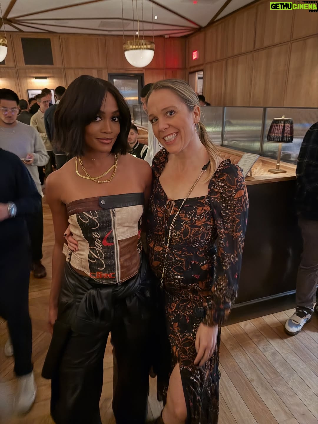 Rachel Lindsay - 11.1K Likes - SB LX Mantra: Debí Tirar Más Fotos