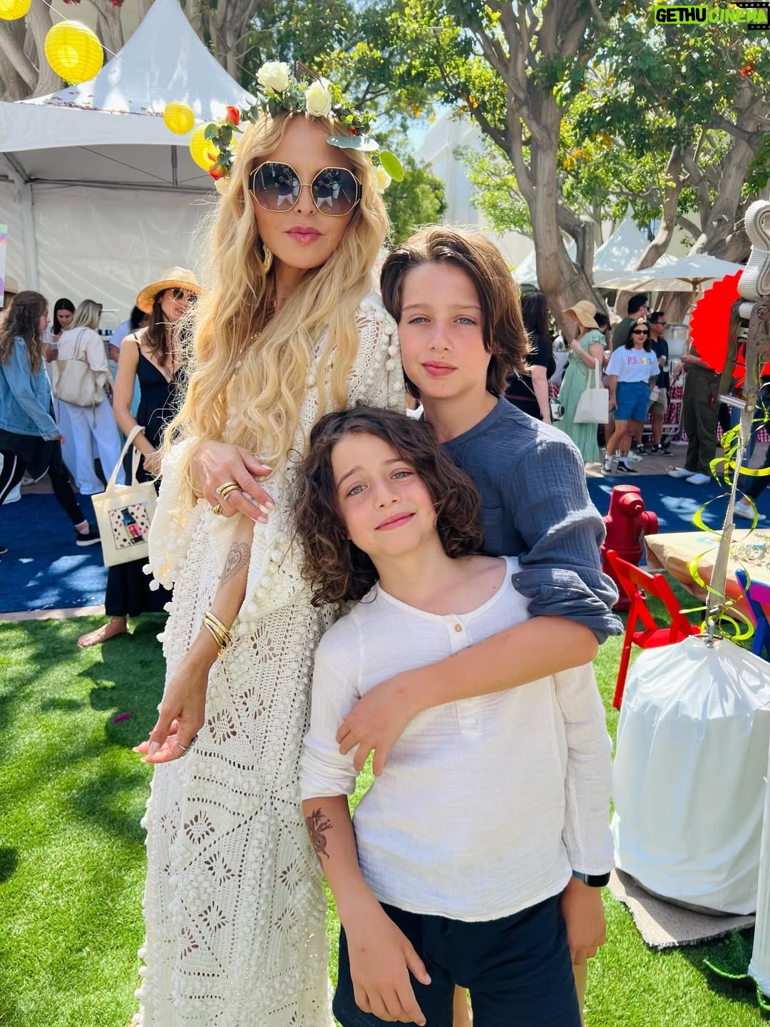 Rachel Zoe - 112.5K Likes - Grateful for my forever Valentine’s that fill ❤️ and my soul the most.
