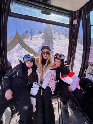 Rachel Zoe Instagram - Grateful for my forever Valentine’s that fill ❤️ and my soul the most.