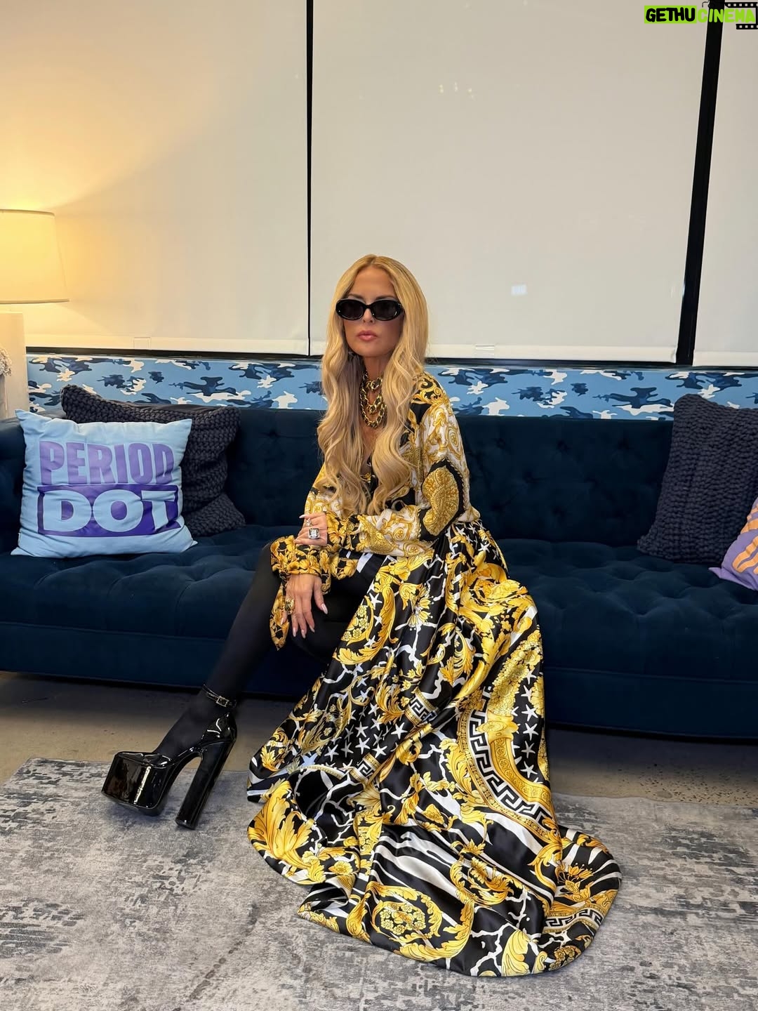 Rachel Zoe - 34.8K Likes - Did you see last nights episode of @bravowwhl ? So much fun hanging with my friend @bravoandy and my new friend @rezafarahan ✨ 

📸 Charlie Sykes