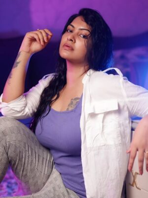 Rachitha Mahalakshmi Instagram - Monochrome or Colour...... Just don't forget to be Expressive..... 😉✨️
📸 @gk_.photography._