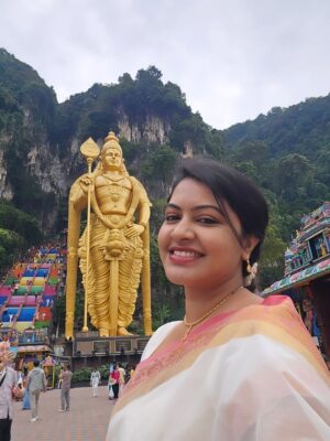Rachitha Mahalakshmi Instagram - 🦚kandan unai kana dinam oddi varuvaeno......✨️
😇😇😇😇😇😇
#battucaves
#battumurugan
