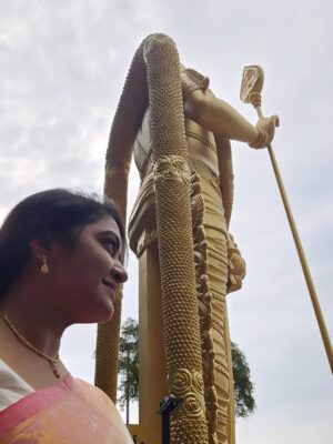Rachitha Mahalakshmi Instagram - 🦚kandan unai kana dinam oddi varuvaeno......✨️
😇😇😇😇😇😇
#battucaves
#battumurugan