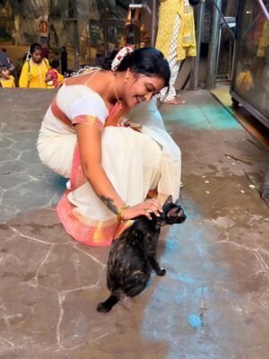 Rachitha Mahalakshmi Instagram - 🦚kandan unai kana dinam oddi varuvaeno......✨️
😇😇😇😇😇😇
#battucaves
#battumurugan