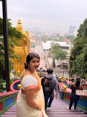 Rachitha Mahalakshmi Instagram - 🦚kandan unai kana dinam oddi varuvaeno......✨️
😇😇😇😇😇😇
#battucaves
#battumurugan