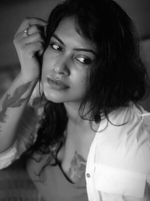 Rachitha Mahalakshmi Instagram - Monochrome or Colour...... Just don't forget to be Expressive..... 😉✨️
📸 @gk_.photography._
