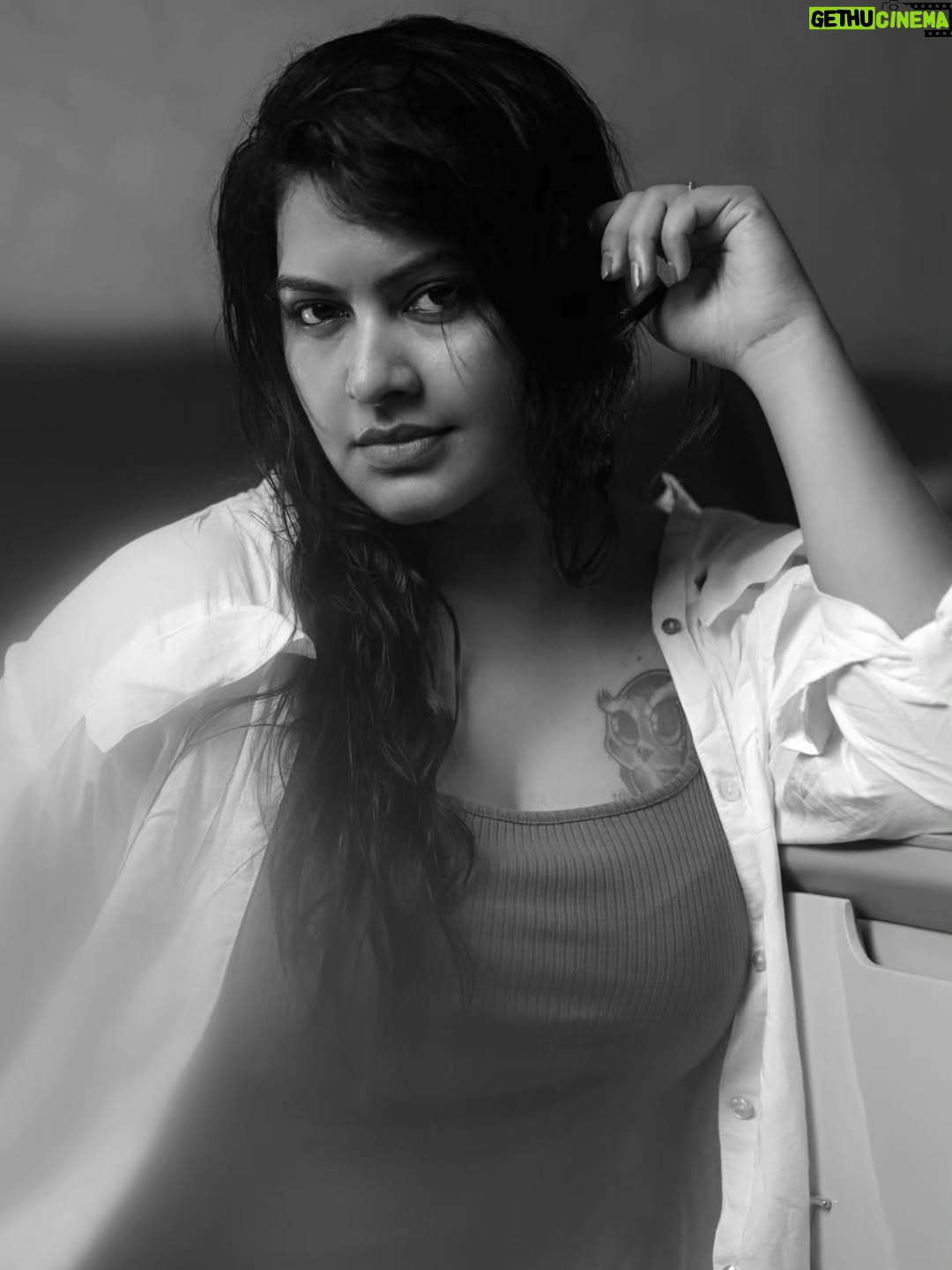 Rachitha Mahalakshmi - 136.2K Likes - Monochrome or Colour...... Just don't forget to be Expressive..... 😉✨️
📸 @gk_.photography._