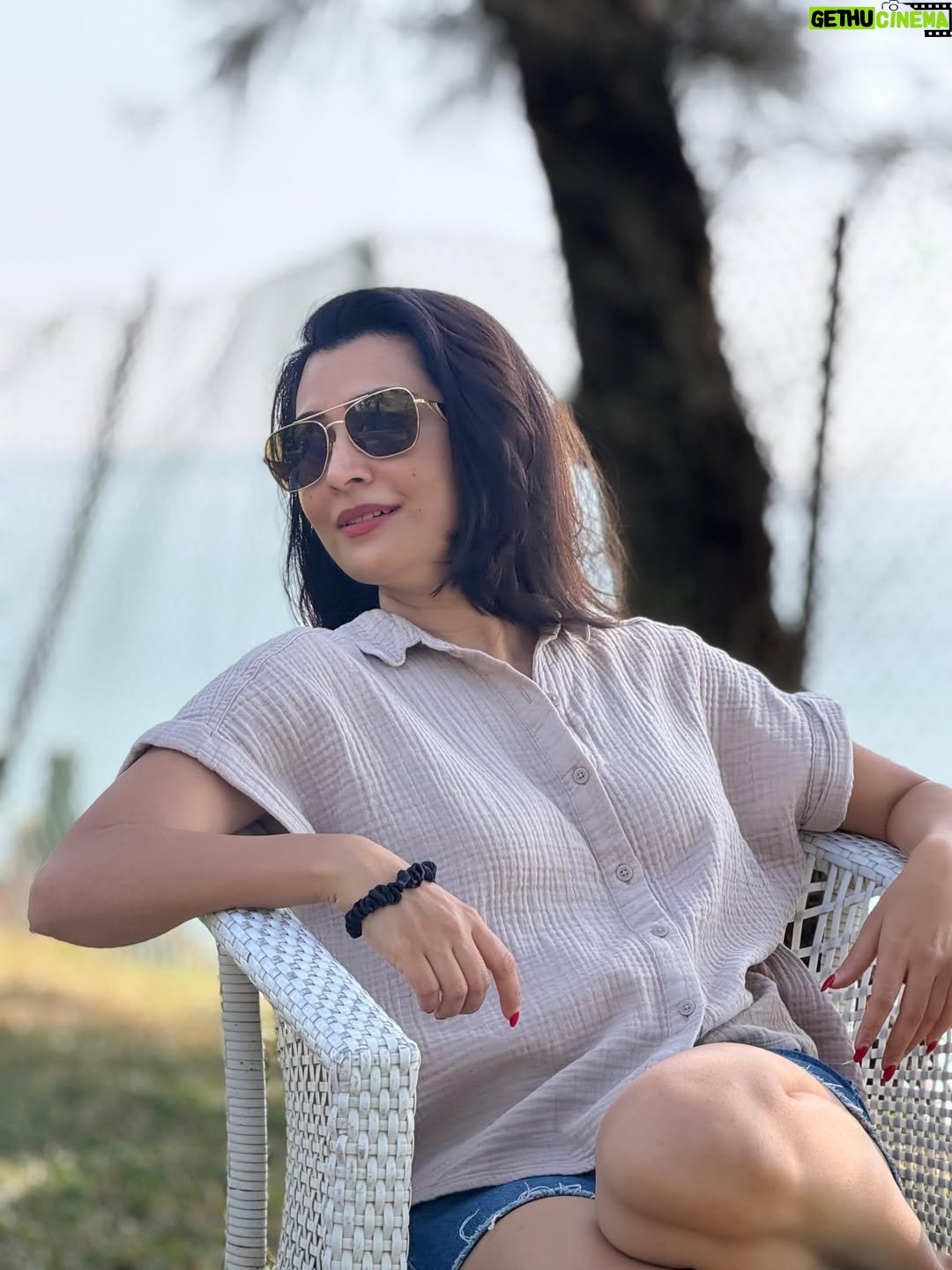 Radhika Pandit - 1.1 Million Likes - Funny how the best pictures are always the candid ones. No posing, no pressure. just a very patient friend behind the camera 😅
P.S. thanks for these clicks, Vansh 🩷

#radhikapandit #nimmaRP