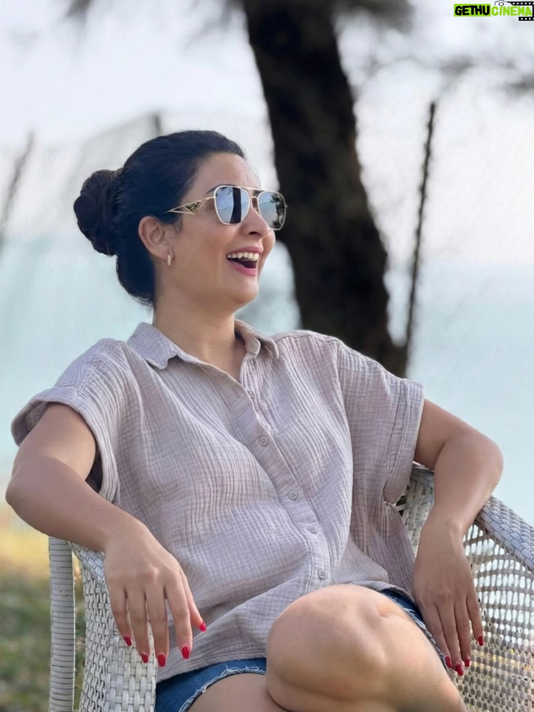 Radhika Pandit - 1.1 Million Likes - Funny how the best pictures are always the candid ones. No posing, no pressure. just a very patient friend behind the camera 😅
P.S. thanks for these clicks, Vansh 🩷

#radhikapandit #nimmaRP
