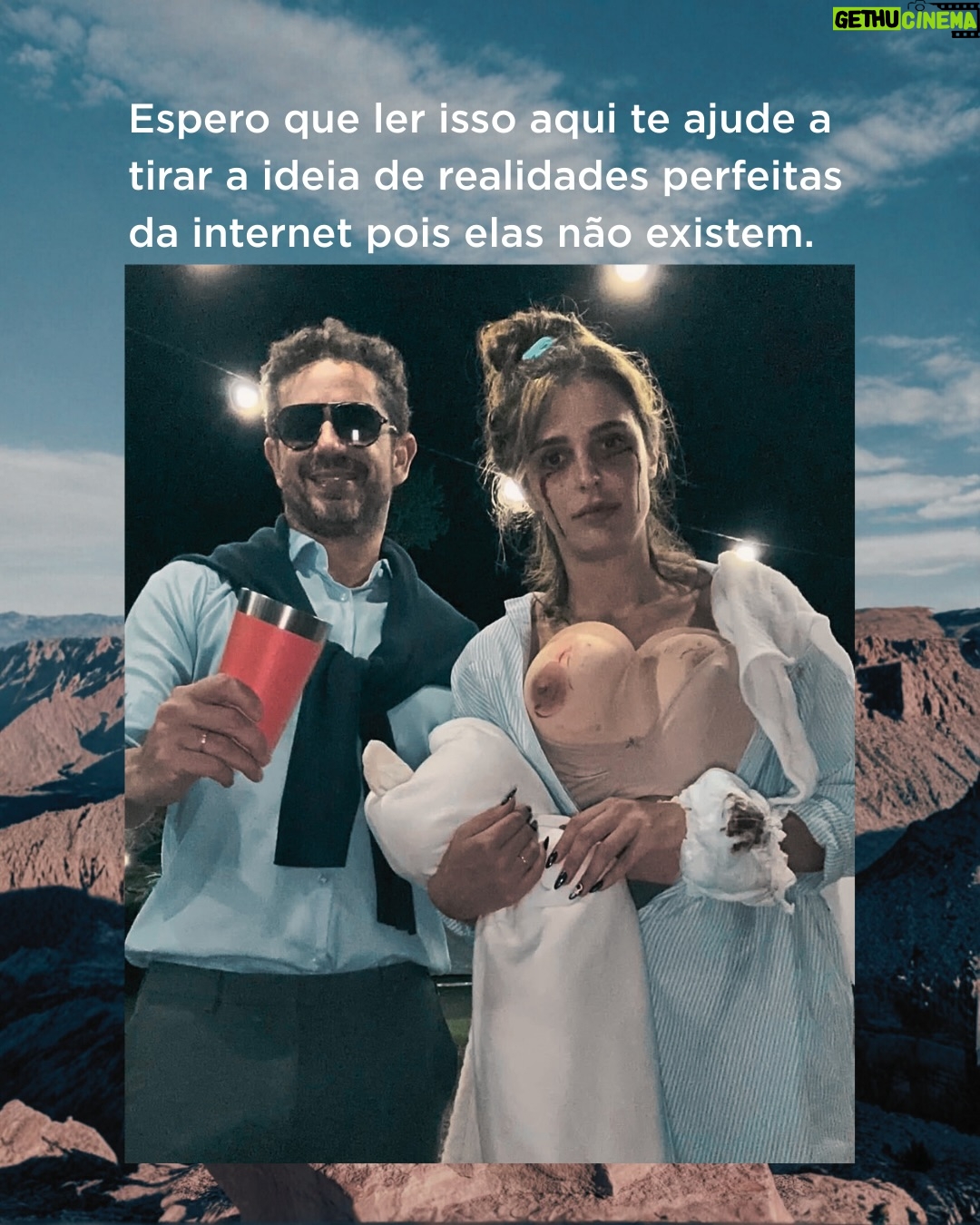 Rafa Brites - 60K Likes - Outro dia eu postei nos stories esse texto e muita gente veio falar comigo. Muitas mulheres, que se veem em momentos difíceis dentro do relacionamento e tem eu e o Felipe como exemplo.
Tem muita coisa que acontece por trás das fotos que vemos Instagram. No nosso caso, muita conversa, muito ajuste… muito “onde podemos melhorar?”
Mas a gente tem essa ideia que conversa difícil envolve crise, briga. Que falar que algumas coisas de repente não vão bem é colocar a relação em risco. 
Sim, as vezes é mais fácil, sair para jantar, tomar um vinho, jogar conversa fora e ignorar alguns incômodos. E vamos varrendo a poeira para baixo do tapete. Deixa para falar quando a situação já não se sustenta mais… e aí entrar para estatística é um pulo.
Mas digo que pensar na relação e entender como as coisas podem ficar melhores é UPGRADE… é manutenção. Concordam?
