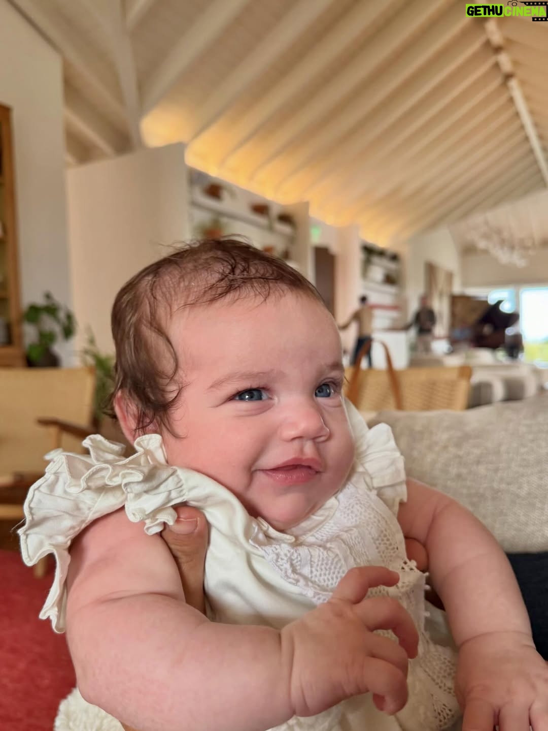 Rafa Kalimann - 615.9K Likes - Piquenique dos seus 2 (fascinantes) meses 🐻 
Te amamos, filha. 

Em um dos meus lugares preferidos do mundo @malhadinhanova @franciscaprpereira