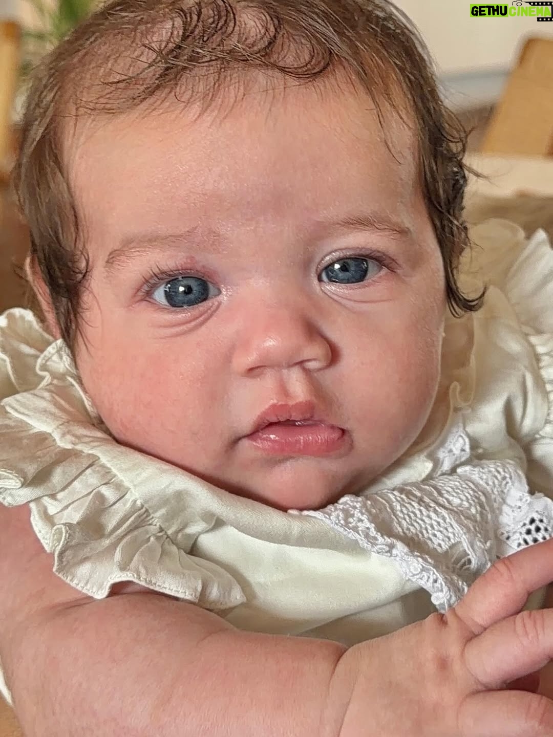 Rafa Kalimann - 615.9K Likes - Piquenique dos seus 2 (fascinantes) meses 🐻 
Te amamos, filha. 

Em um dos meus lugares preferidos do mundo @malhadinhanova @franciscaprpereira