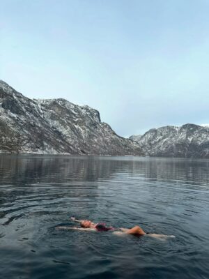 Ragga Ragnars Instagram - A breathtaking view from @fjordsauna 🫶🏻 what a day we had! Thank you @fjordsauna #fjordsauna #norway #sauna #openwaterswim #nofilter