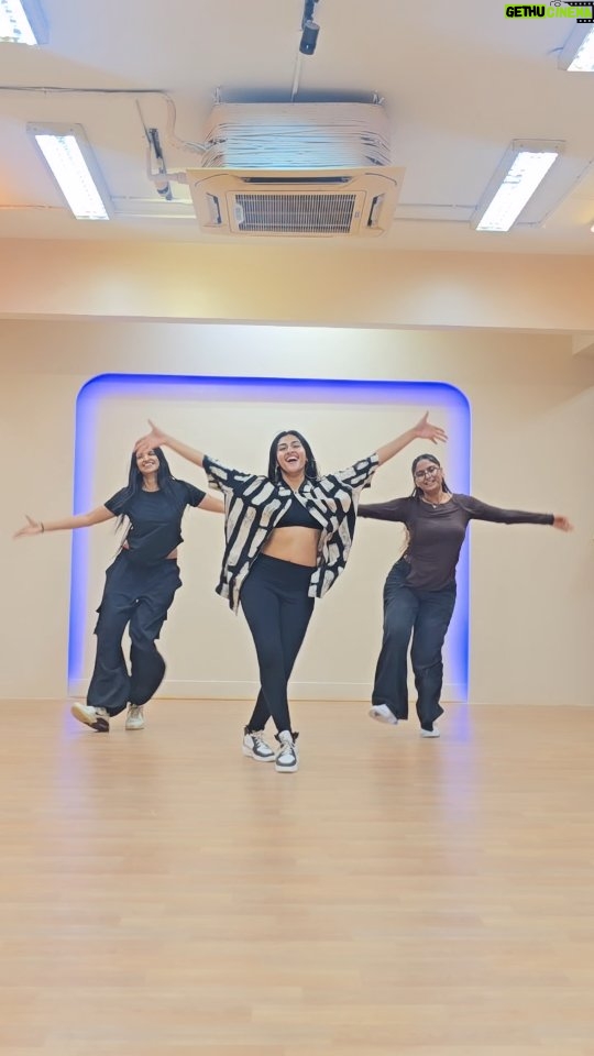 Ragini Prajwal - 65.8K Likes - Souls who just love to move  together!💯👌

Dancing to Appu Anna’s magic with the versatile, talented duo @poshiniz & @sanjanaa.na !🔥

This one’s for everyone who’s been asking for a Kannada choreo…and to all @puneethrajkumar.official anna's fans, just like us! ❤️🙏

Thank you @poshiniz for this amazing choreography!❤️ Loved the vibe!💯👌