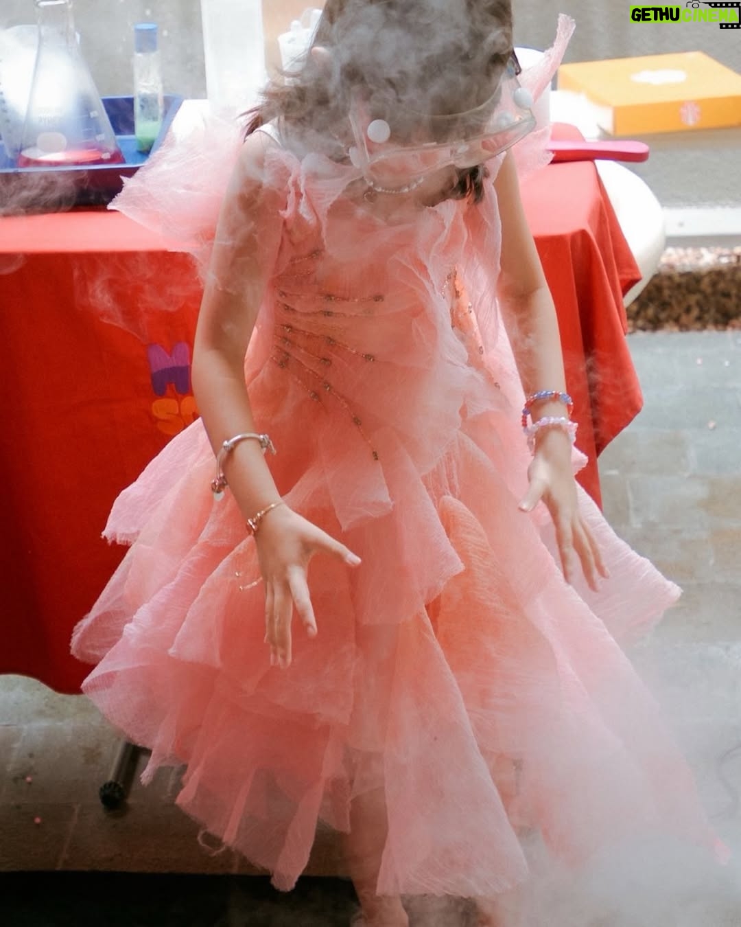 Raisa Andriana - 440.6K Likes - It’s been the privilege of my life to see you blossom, my girl. Happy 7th bday Zawi.. 

Although the real Glinda & Elphaba couldn’t make it, @littlethoughtsplanner made this the best birthday ever, one for our core memory ❤️