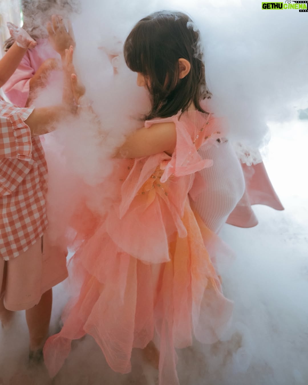 Raisa Andriana - 440.6K Likes - It’s been the privilege of my life to see you blossom, my girl. Happy 7th bday Zawi.. 

Although the real Glinda & Elphaba couldn’t make it, @littlethoughtsplanner made this the best birthday ever, one for our core memory ❤️