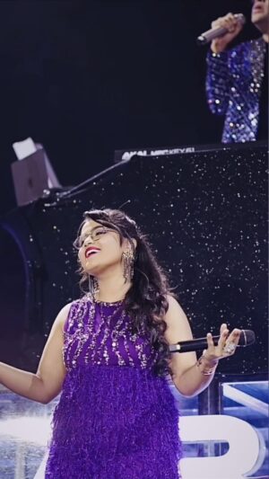 Rakshita Suresh Instagram - ..that dreamy evening 💜🧿🤌🏼 when 40,000  hearts sang along! ✨
#gratitude 🫶🏼 @arrahman 

mixed by @frankinsim 🎛️