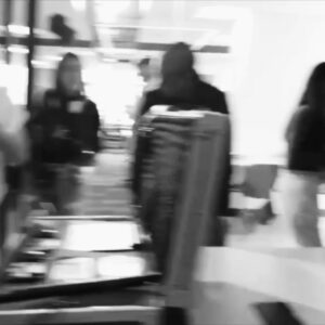 Rami Herrera Instagram - cuando Mabel llegó, pensé que no iba a ser capaz de interpretarla. que no tenía el peso que necesitaba para pararme al lado de @majidaissa @julianroman1 @lavelezoficial @carmenzagomez53 @juanfernandosanchezv @geraldinezivic … y que no iba a poder escalar esa montaña gigante que tenía al frente. me tocaba creer en mí, algo que no había hecho antes. no tuve de otra que disponerme en cuerpo y alma a esta historia. y así fue. fue valioso encontrarme con compañeros generosos que dejan el corazón en cada escena y que lo hicieron todo más fácil.

Mabel me regaló coraje y valentía. fue un viaje de emociones intensas. en el que no era la única pasajera. gracias a todo el equipo que hizo posible esto. gracias por la entrega y el amor. gracias @luchosierra por cuidarme en cada escena. y a #RodrigoLalinde por bautizarme Mambel💥

@mariaibaneztalentmanager a ti siempre, gracias!

desde hoy, a las 8:00pm podrán ver #LaSustituta por el @canalrcn ❤️‍🔥