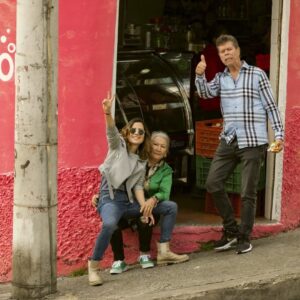 Rami Herrera Instagram - cuando Mabel llegó, pensé que no iba a ser capaz de interpretarla. que no tenía el peso que necesitaba para pararme al lado de @majidaissa @julianroman1 @lavelezoficial @carmenzagomez53 @juanfernandosanchezv @geraldinezivic … y que no iba a poder escalar esa montaña gigante que tenía al frente. me tocaba creer en mí, algo que no había hecho antes. no tuve de otra que disponerme en cuerpo y alma a esta historia. y así fue. fue valioso encontrarme con compañeros generosos que dejan el corazón en cada escena y que lo hicieron todo más fácil.

Mabel me regaló coraje y valentía. fue un viaje de emociones intensas. en el que no era la única pasajera. gracias a todo el equipo que hizo posible esto. gracias por la entrega y el amor. gracias @luchosierra por cuidarme en cada escena. y a #RodrigoLalinde por bautizarme Mambel💥

@mariaibaneztalentmanager a ti siempre, gracias!

desde hoy, a las 8:00pm podrán ver #LaSustituta por el @canalrcn ❤️‍🔥