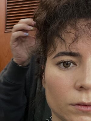 Rami Herrera Instagram - La Chiqui
“Vencer o Morir”

Cuarta Temporada de #LaPrimeraVez en @netflixcolombia 
Capítulo: Ideario Feminista 

Gracias por este encuentro revolucionario @monibotero ✨
Gracias @rafazea por ser compañero de este viaje corto pero valioso ✌🏽